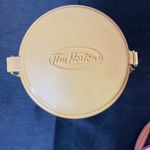 Tim Hortons Limited Edition Tin - Picture 5 of 12